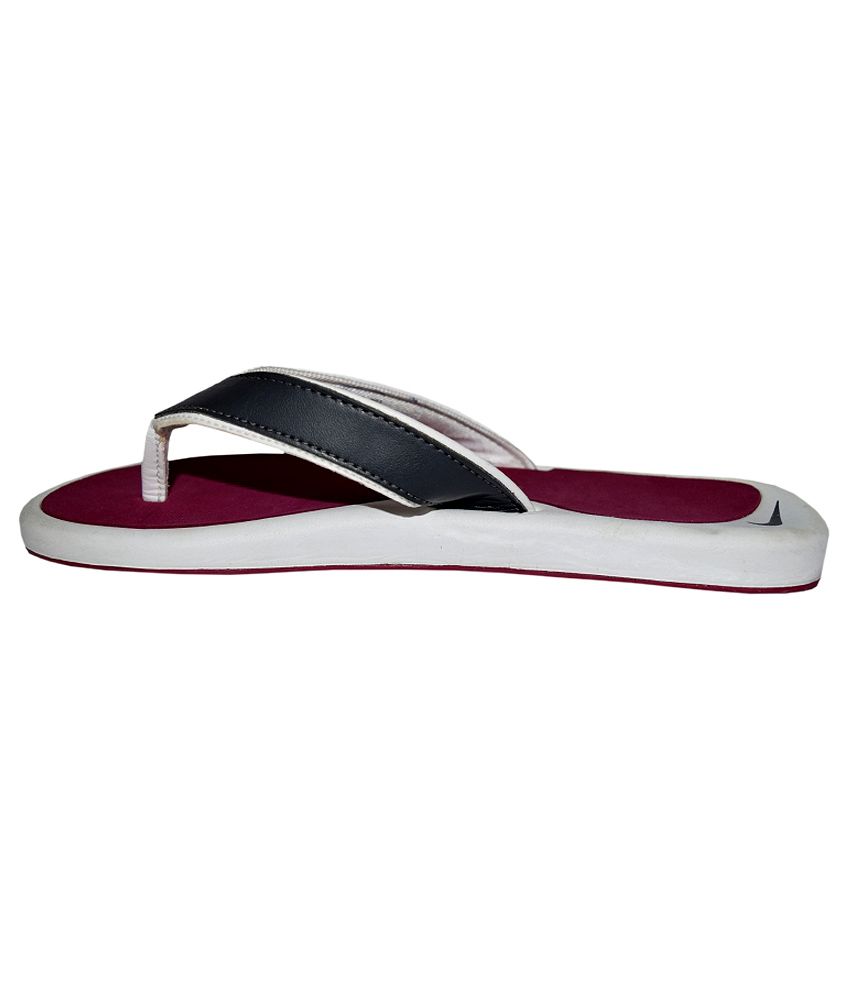 maroon nike flip flops