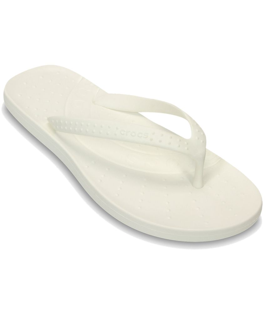 Crocs Relaxed Fit White Slippers For Kids Price in India- Buy Crocs ...