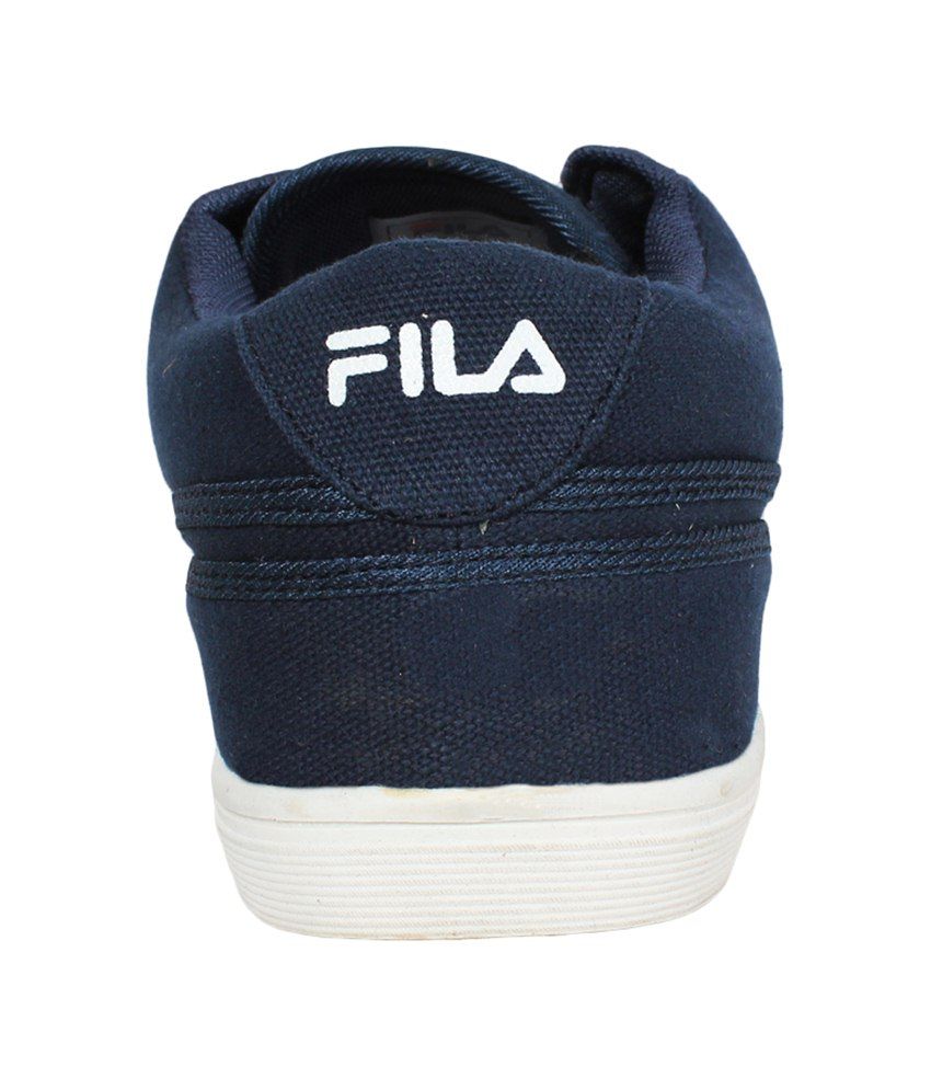 fila navy trainers