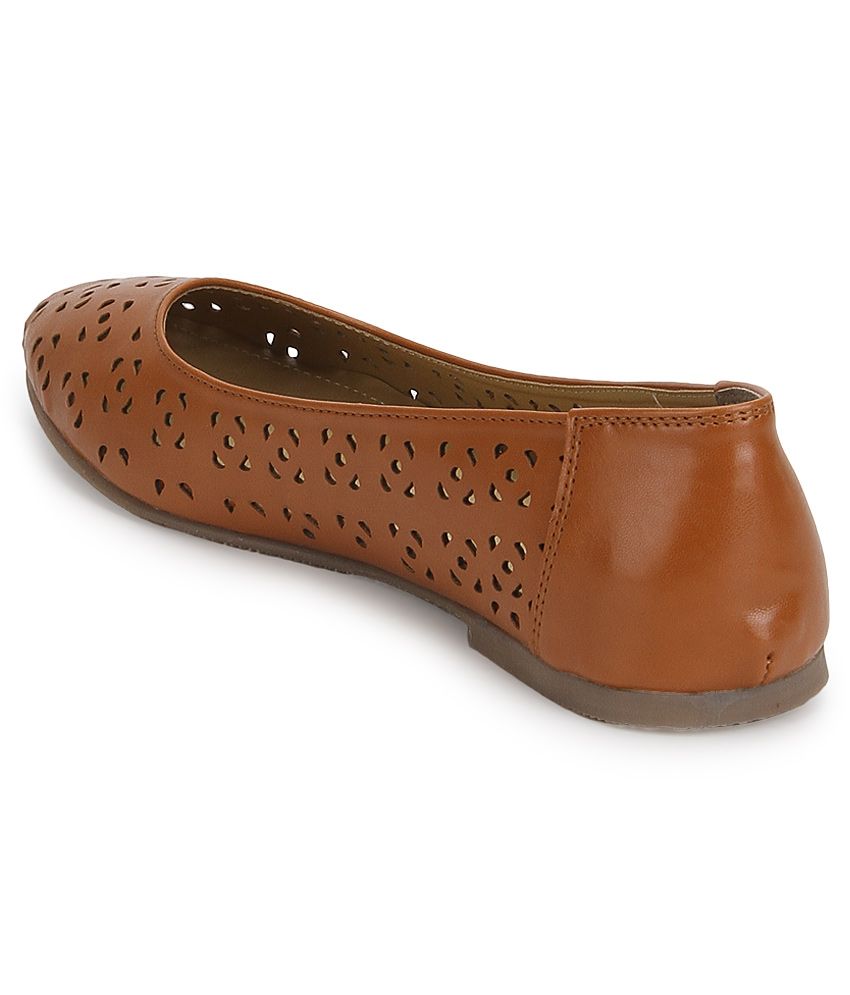 tan leather ballerinas
