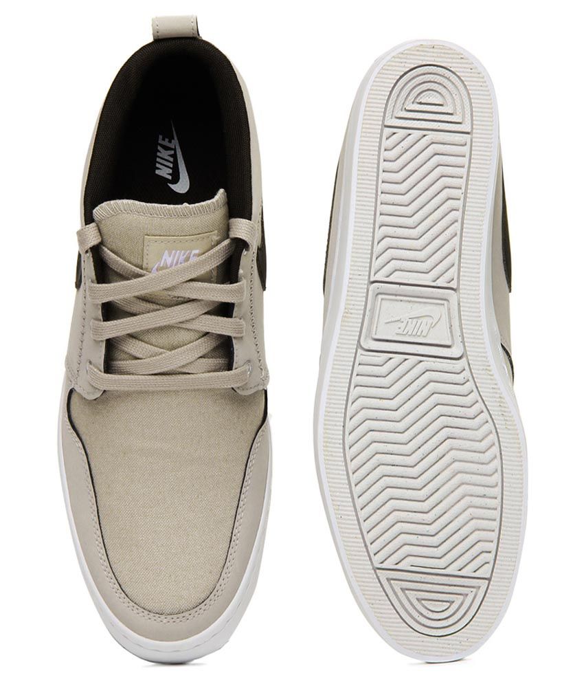 nike beige shoes mens