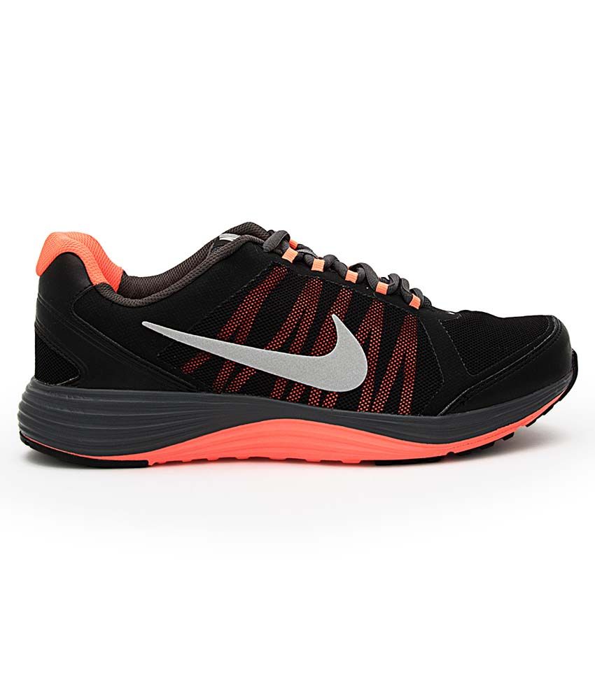 nike black shoes snapdeal