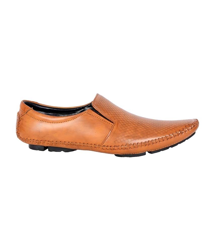 tan canvas shoes