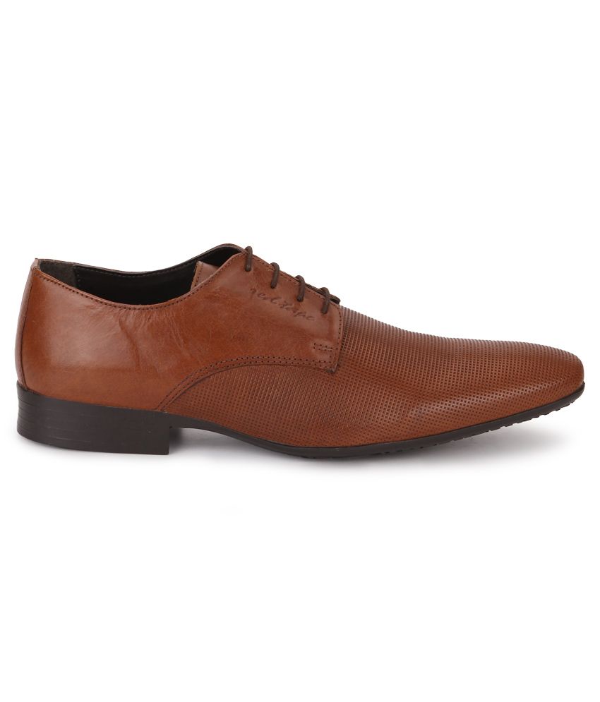 red tape tan shoes