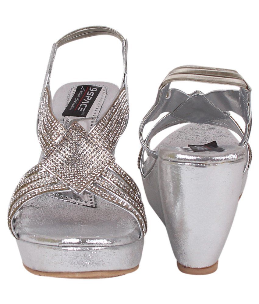 wide silver wedges
