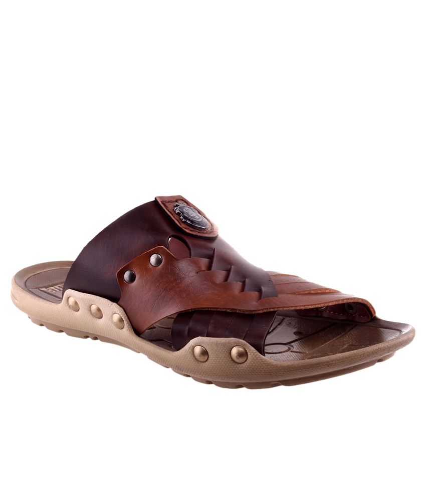 golite chappal price