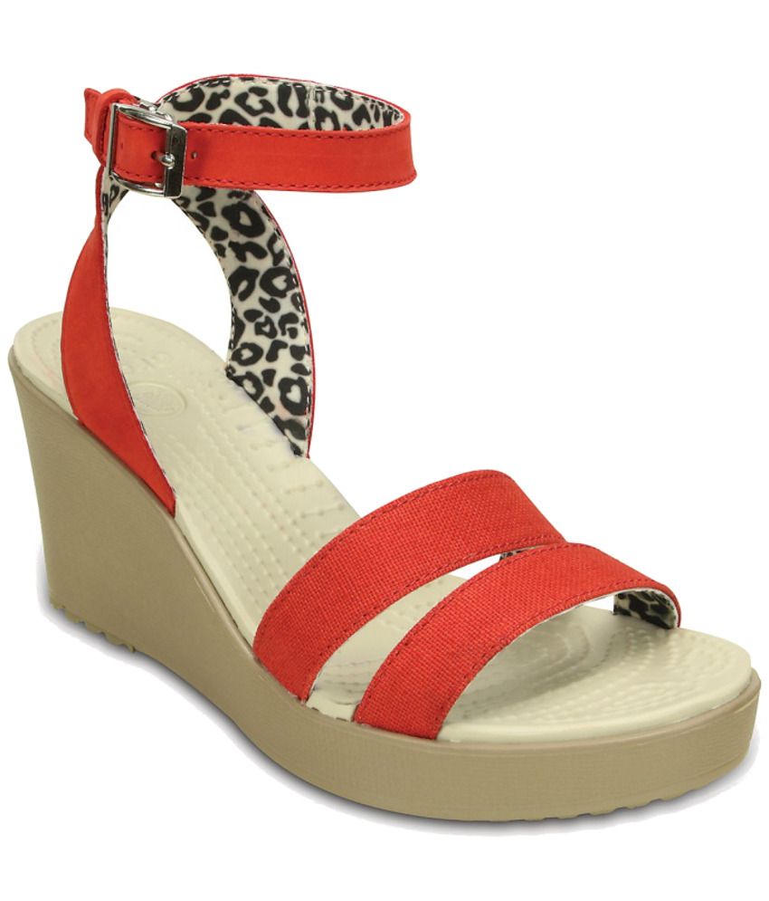crocs pump shoes