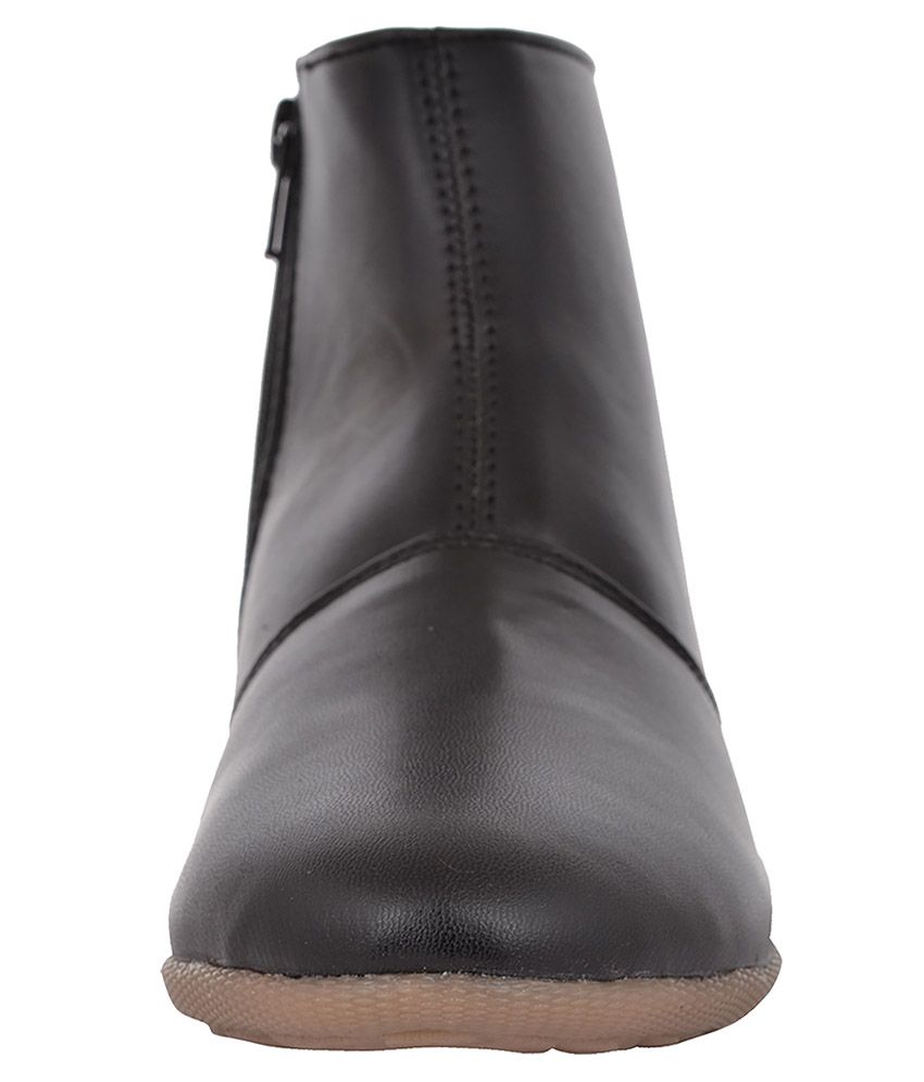 black ankle length shoes
