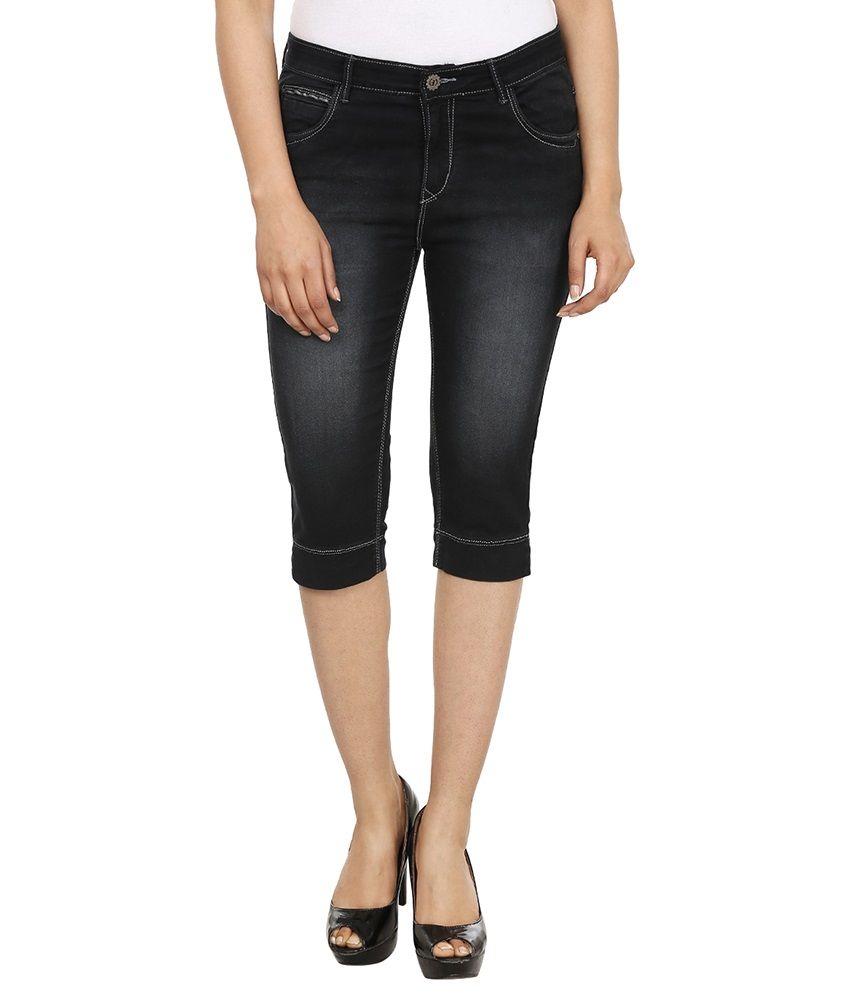 black denim capris