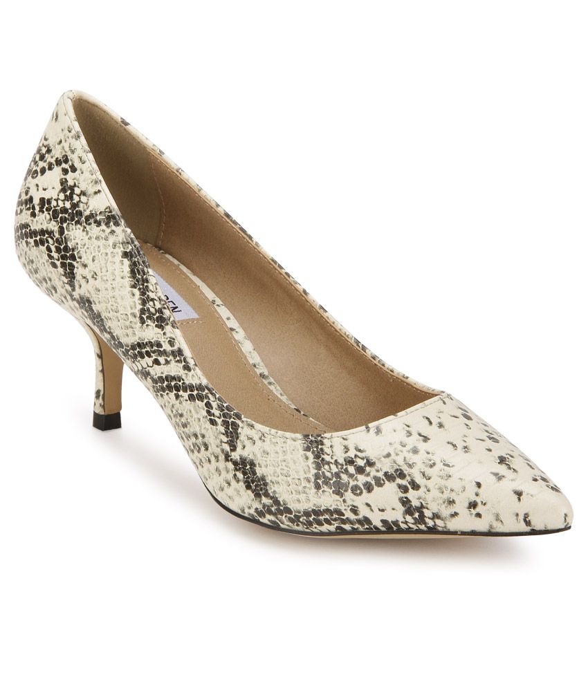 Steve Madden Coolette Beige Kitten Heels Price in India Buy Steve