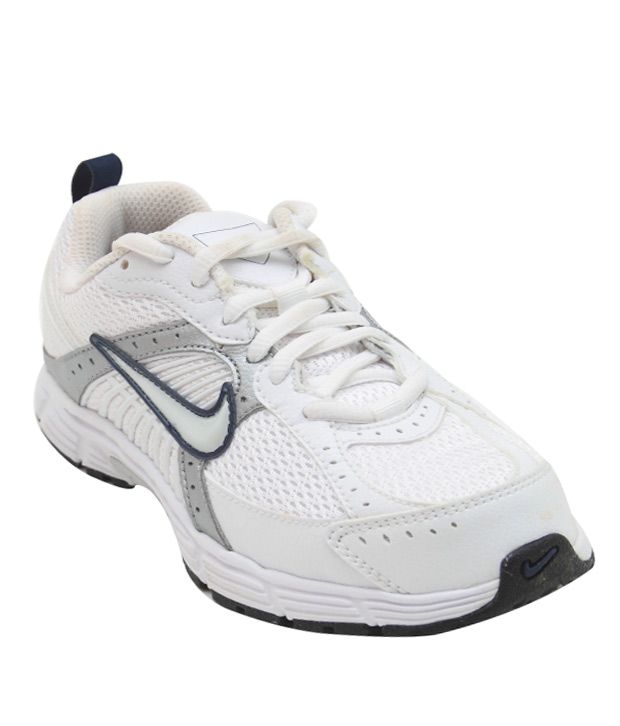 nike white mesh sneakers