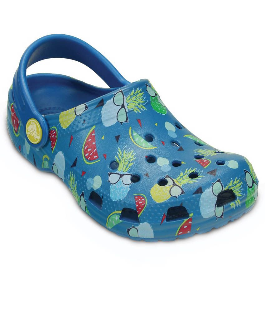 Crocs Roomy Fit Blue Clog For Kids Price in India- Buy Crocs Roomy Fit ...