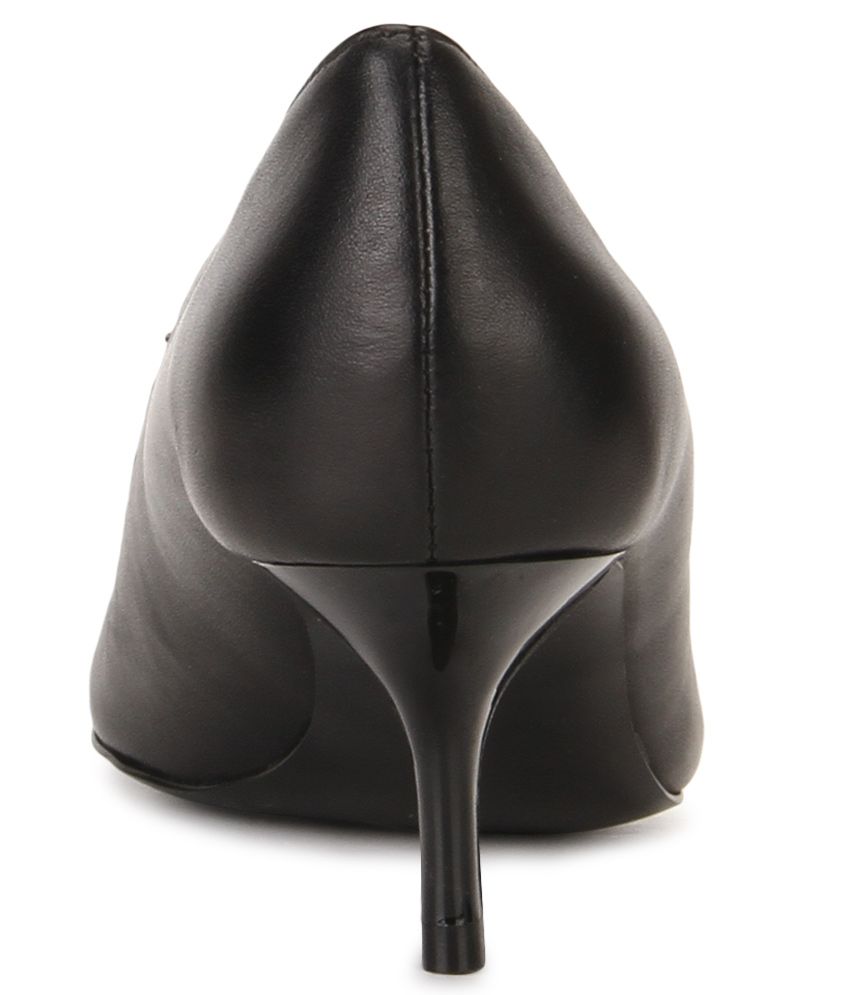steve madden black kitten heels