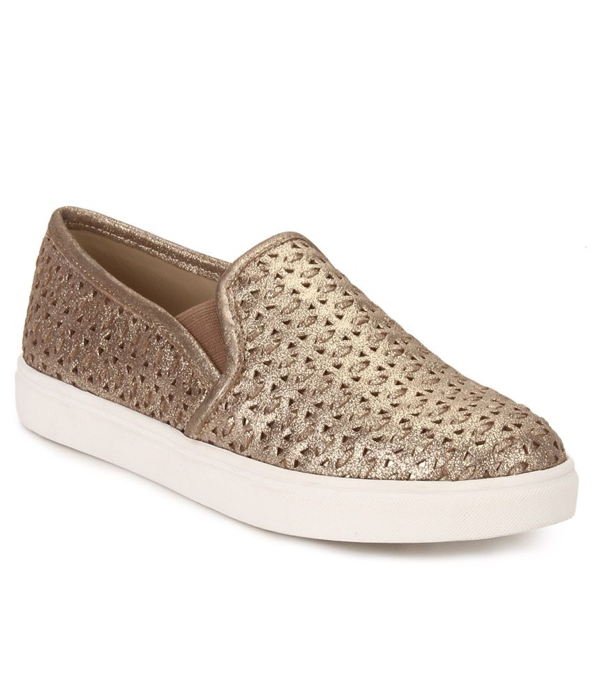 Steve Madden Excel Gold Casual Shoes Price in India- Buy Steve Madden ...
