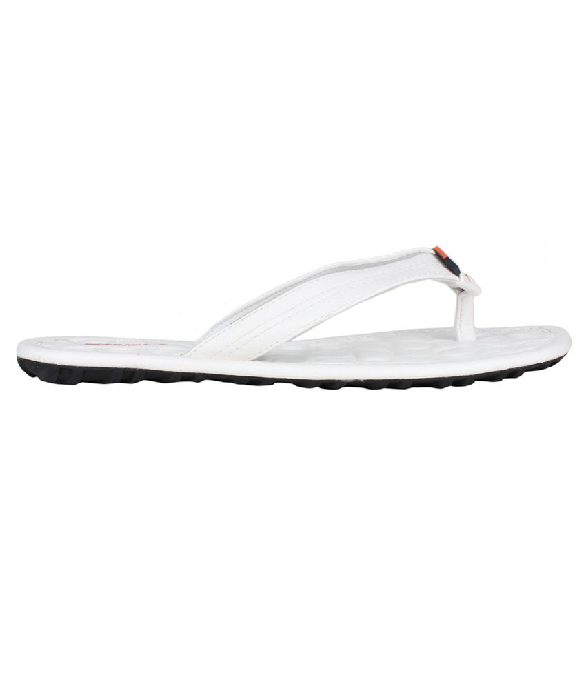 sparx white chappal