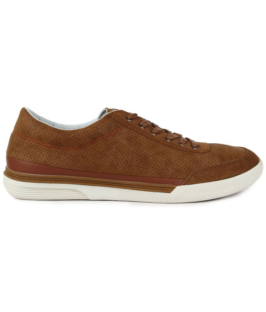 tan sneaker shoes