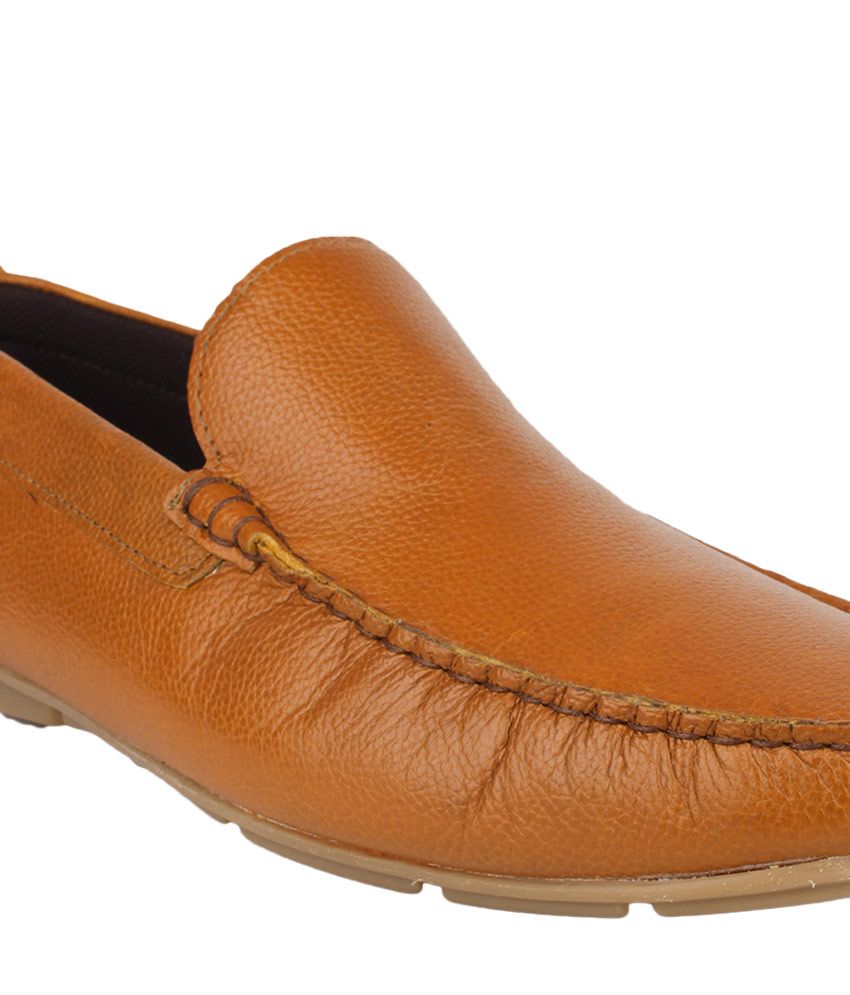 slip on shoes tan