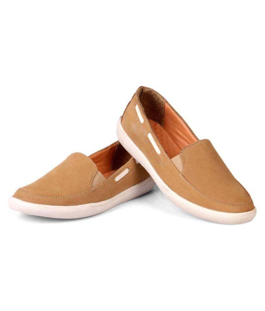 tan boat shoes women's