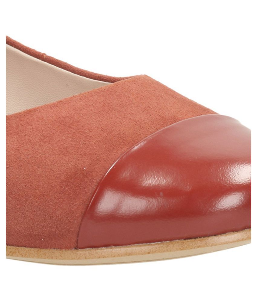 red heels clarks