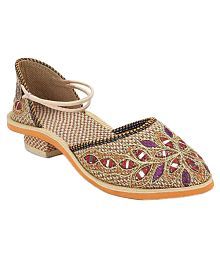 Ethnic Shoes: Buy Wedding Shoes for Women Online at Best Prices in ...