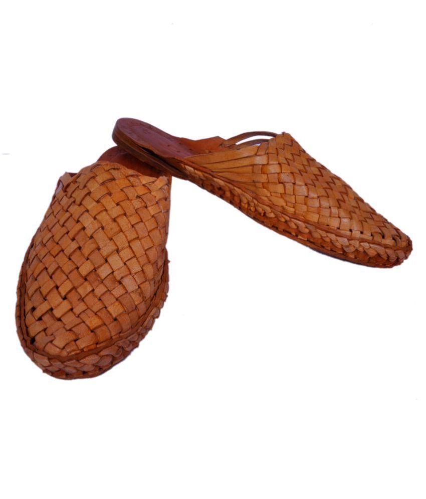 kolhapuri chappal boy