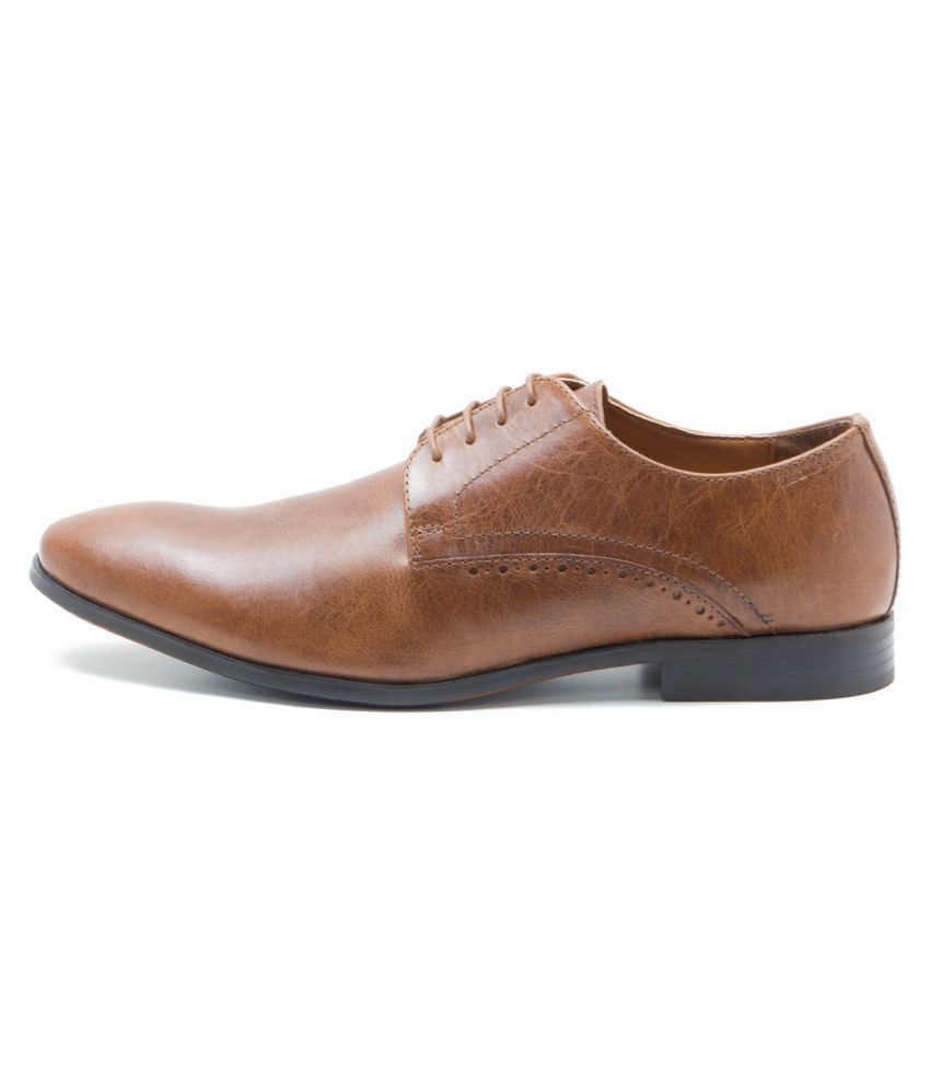 red tape tan shoes