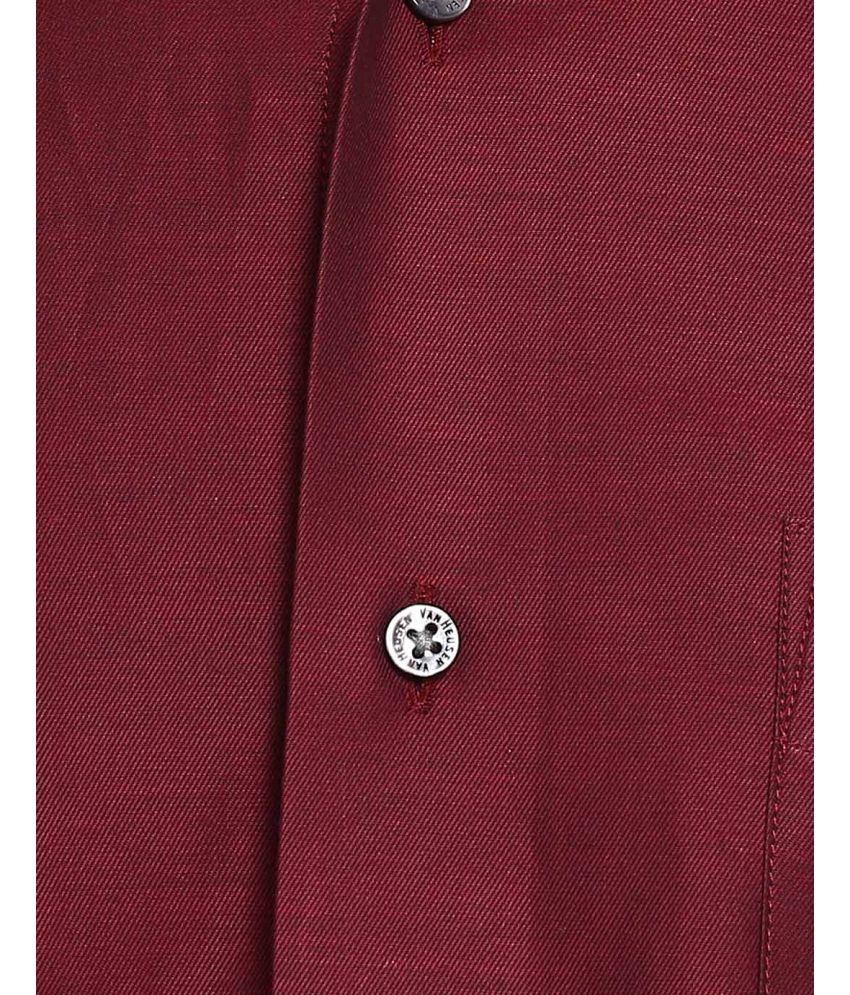 van heusen red tshirt