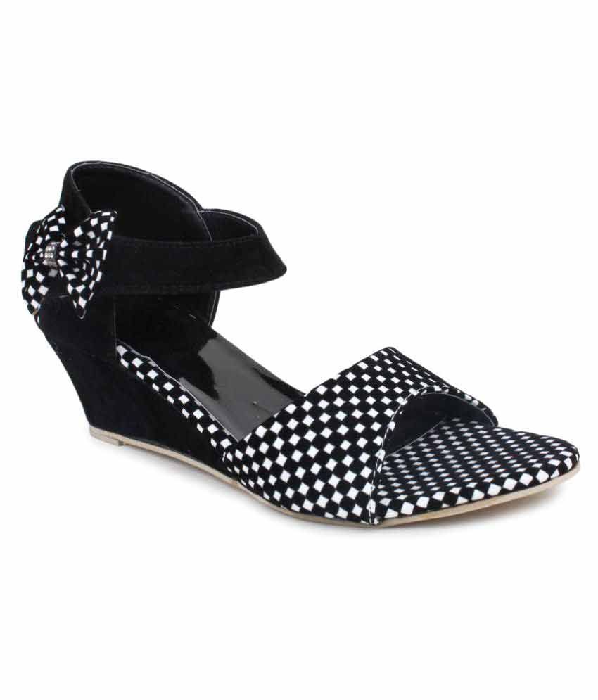 small heel black wedges