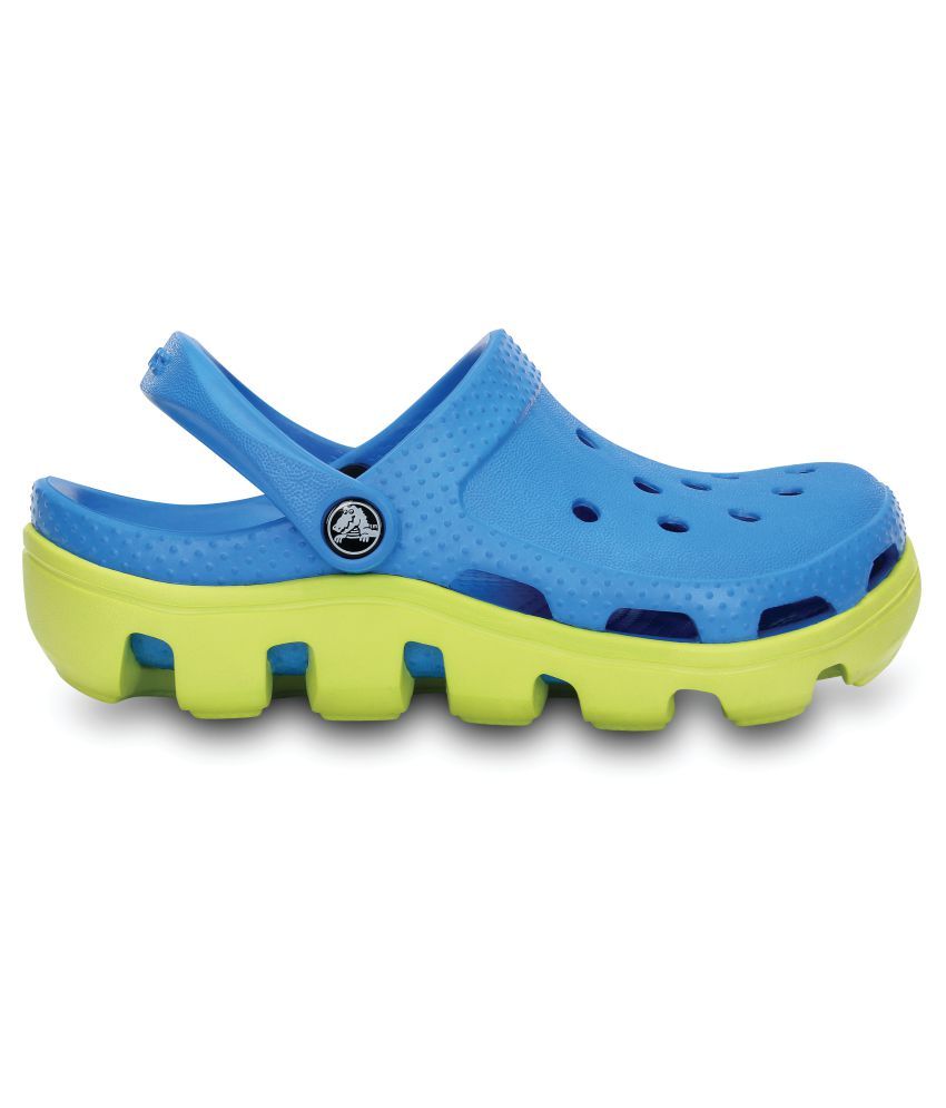 tan crocs with blue strap