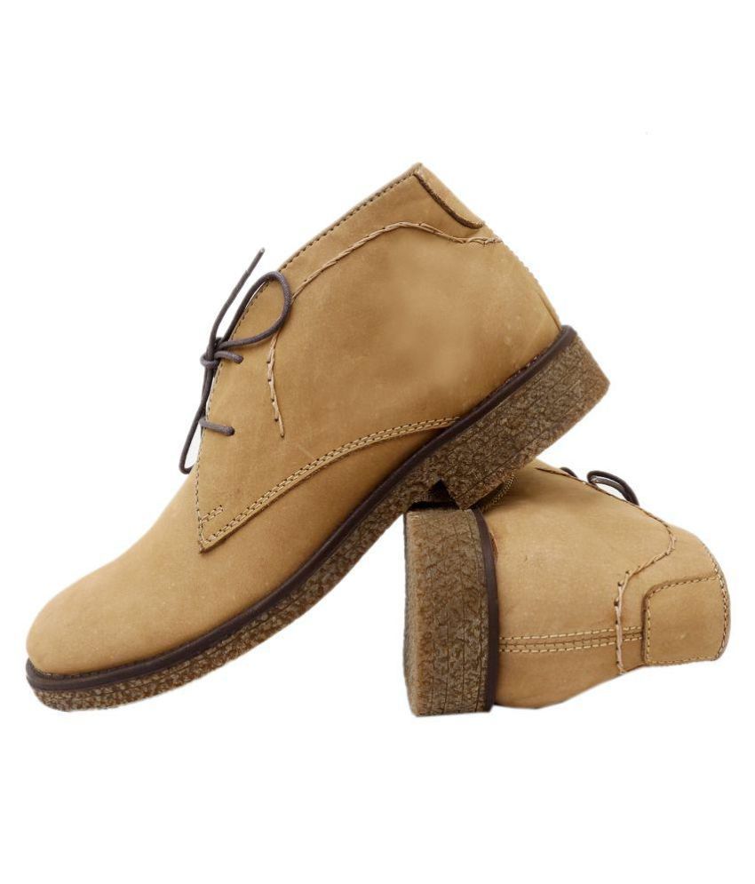 tan chukkas
