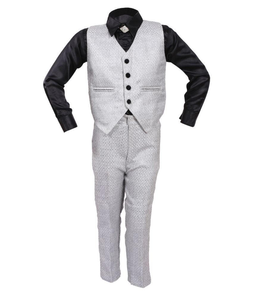 grey 3 piece suit with black shirt