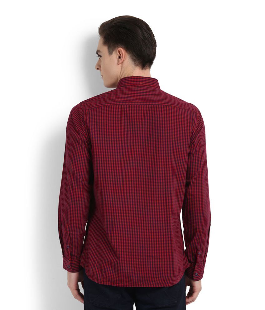 van heusen red tshirt