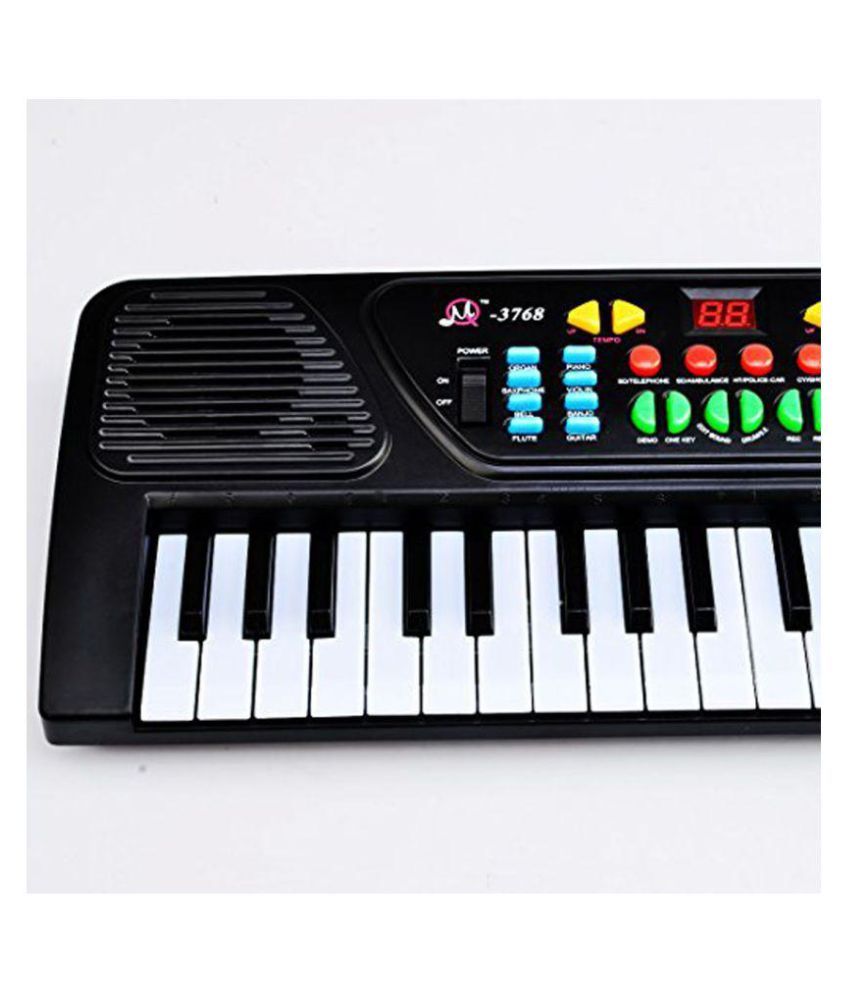 toy piano with mike