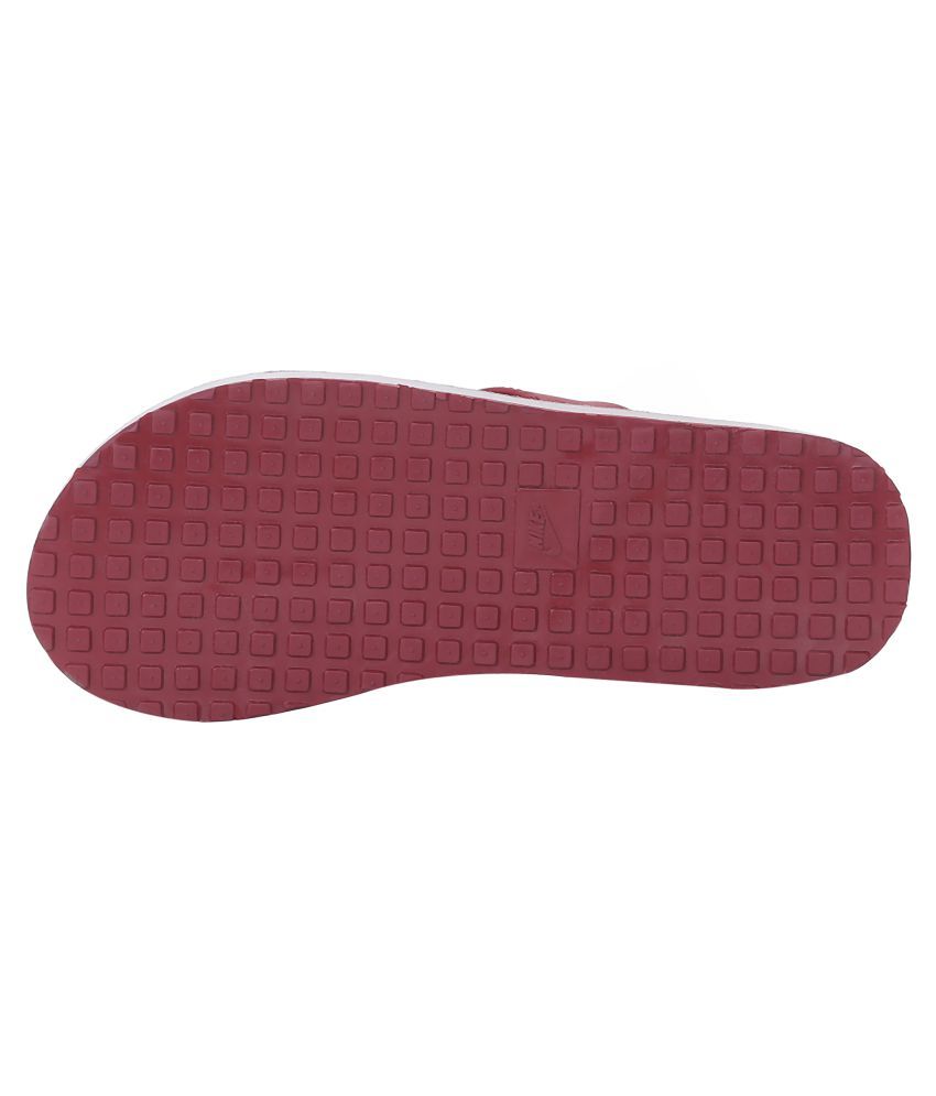 maroon nike flip flops