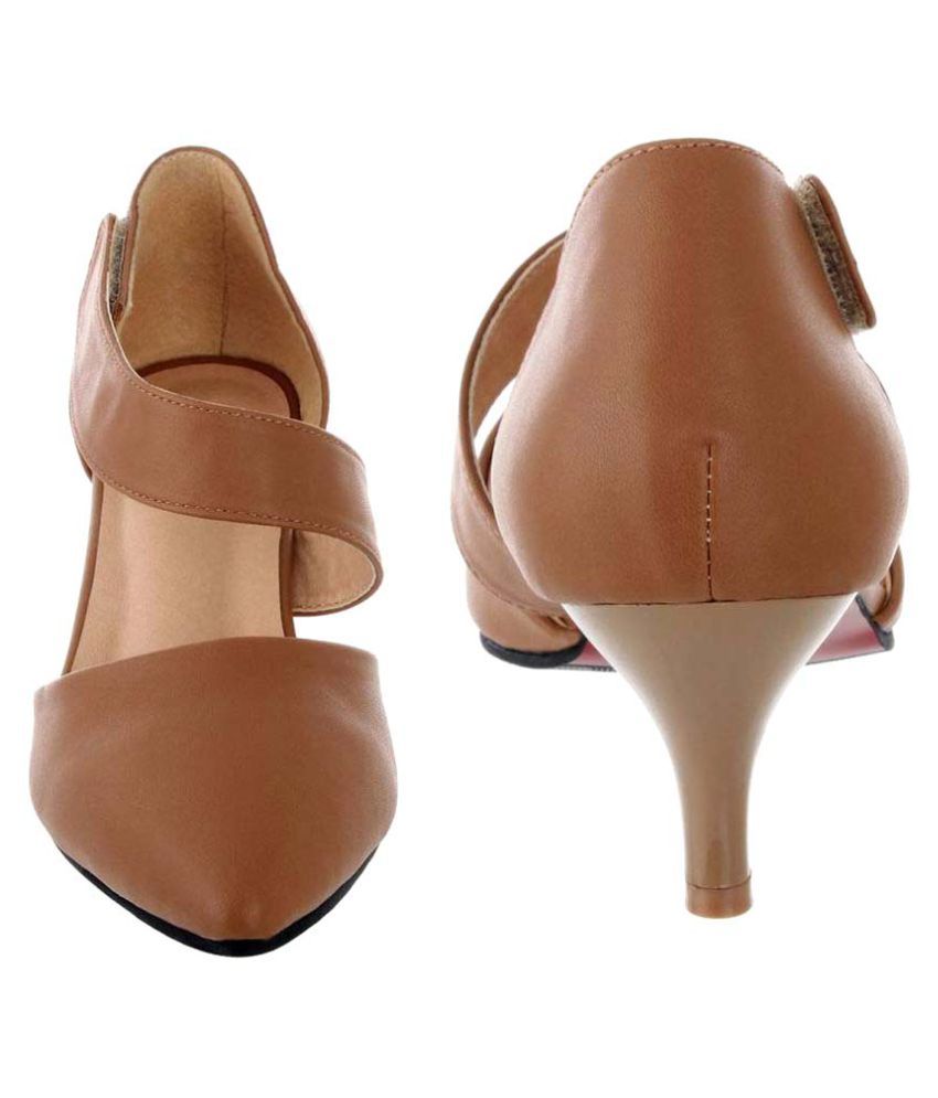 tan kitten heel shoes