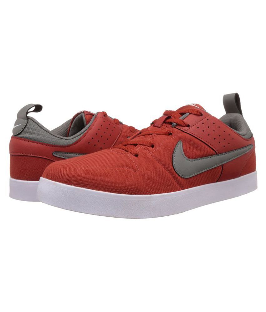 nike maroon tennis shoes