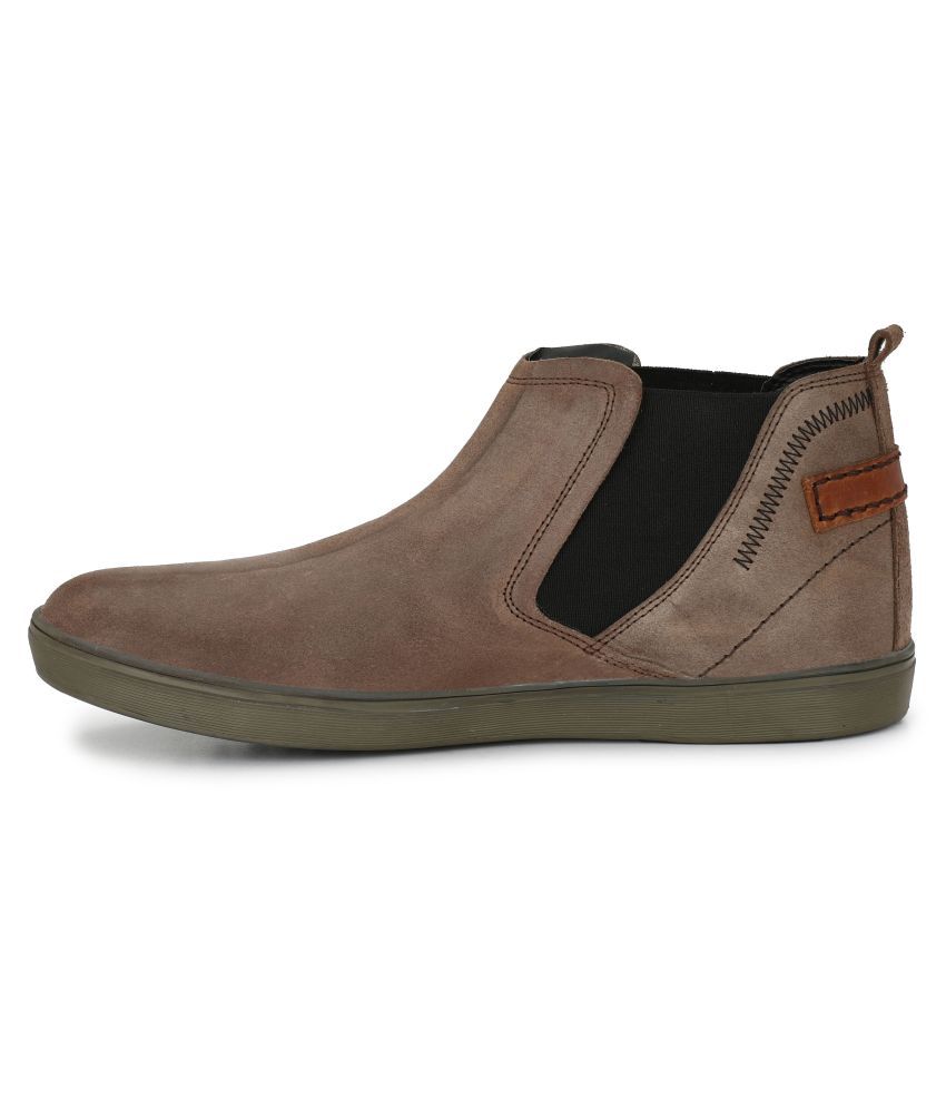 casual shoes brown