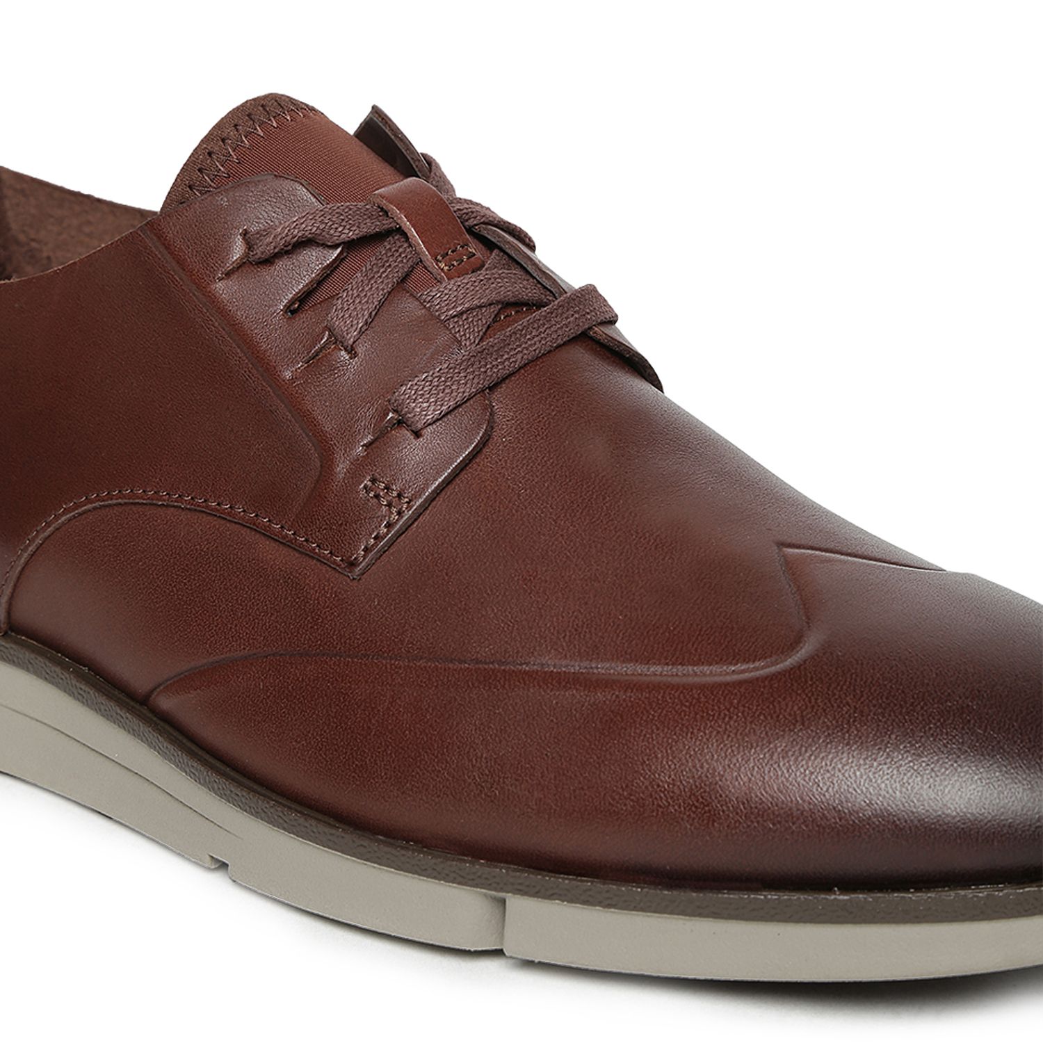 clarks tan shoes