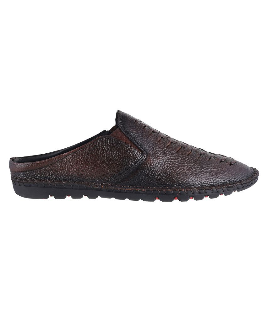 METRO Metro Men Brown Leather Sandals BROWN Sandals Price in India- Buy METRO Metro Men Brown 