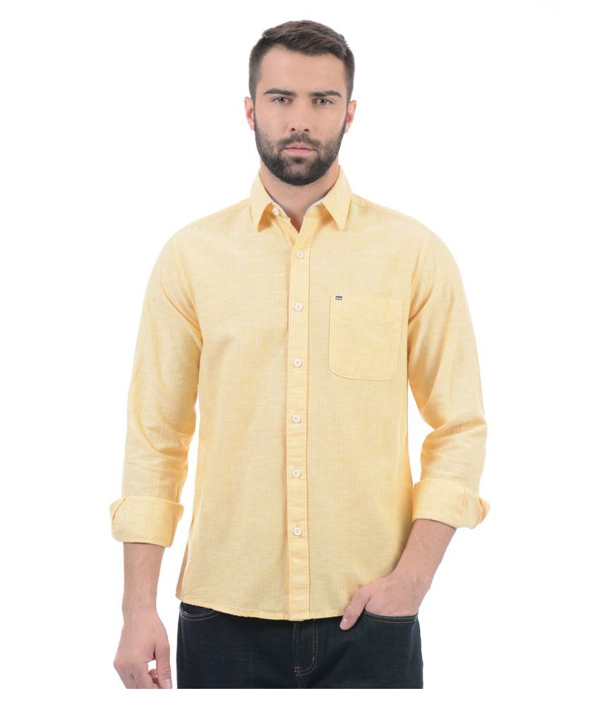 jeans yellow shirt