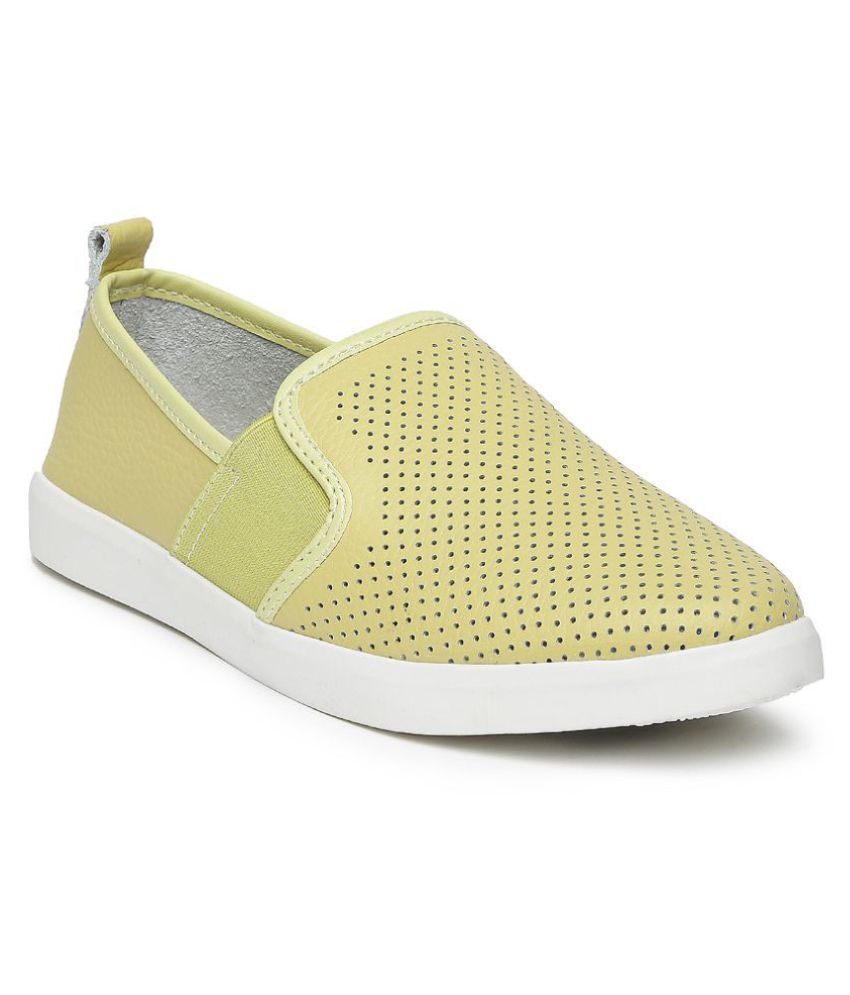 Buy Ginger Green Casual Shoes 