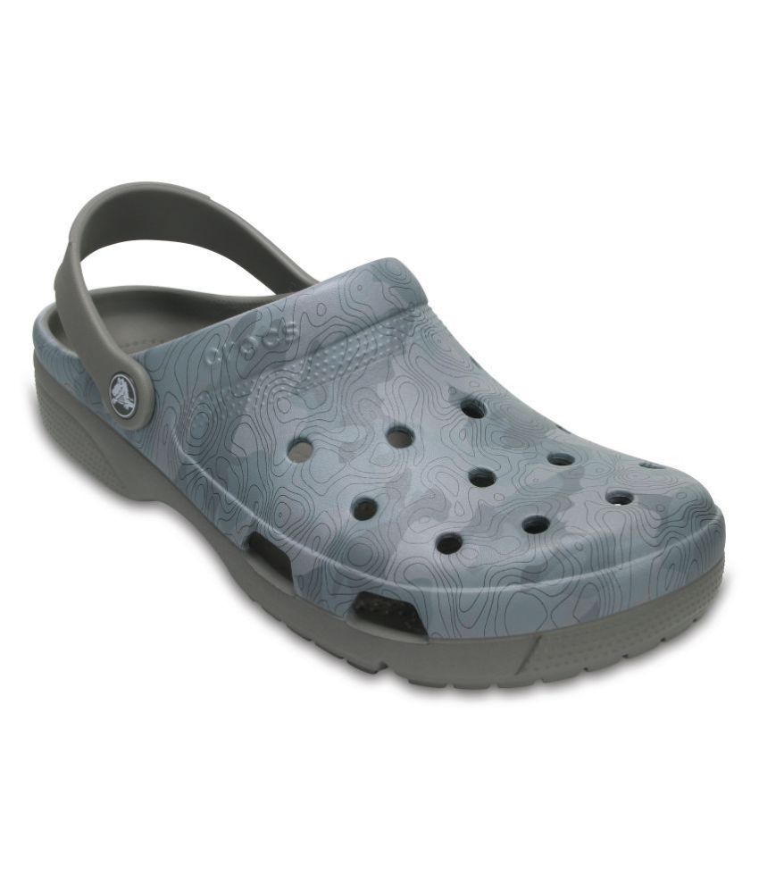 crocs with lines on top