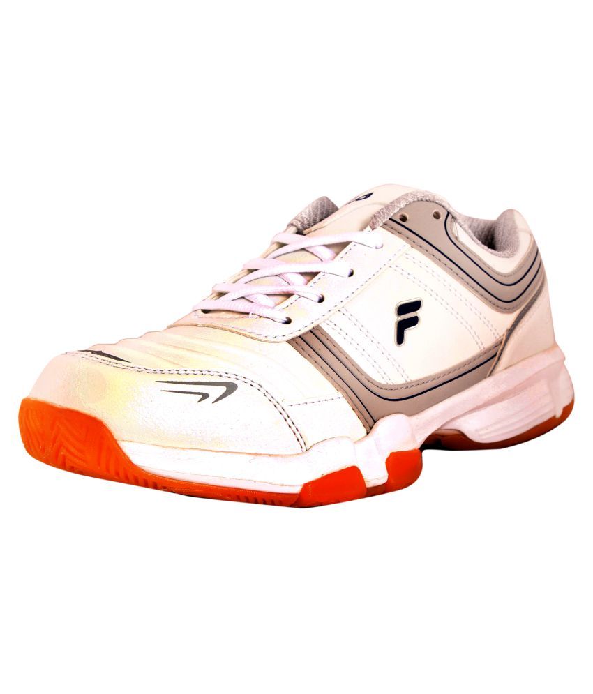 fila tennis shoes white