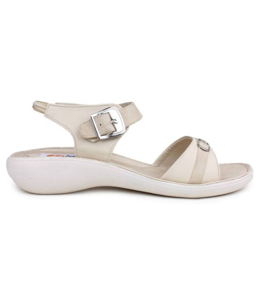 flats cream