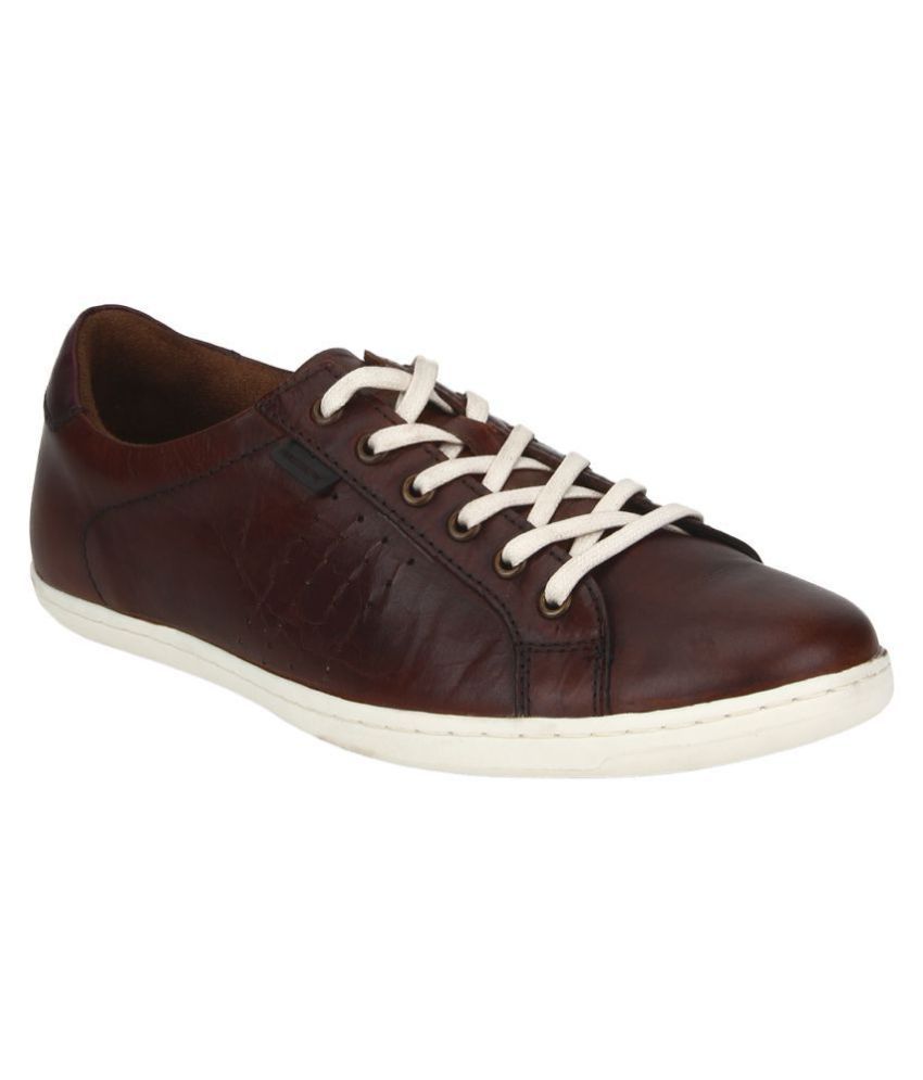 red tape brown leather sneakers
