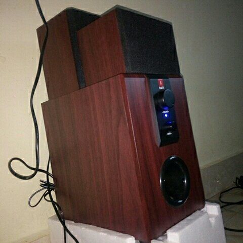 iball raaga 2.1 q9 full wood speakers