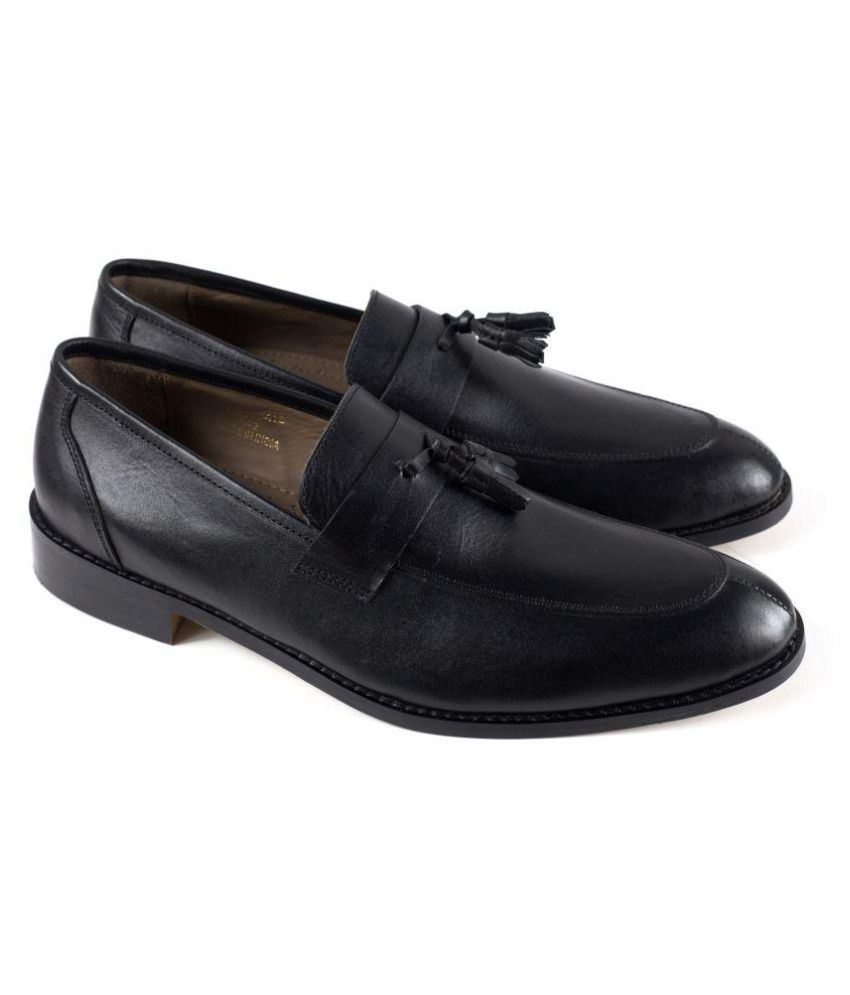 Cobblestone Lifestyle Black Casual Shoes - Buy Cobblestone Lifestyle ...