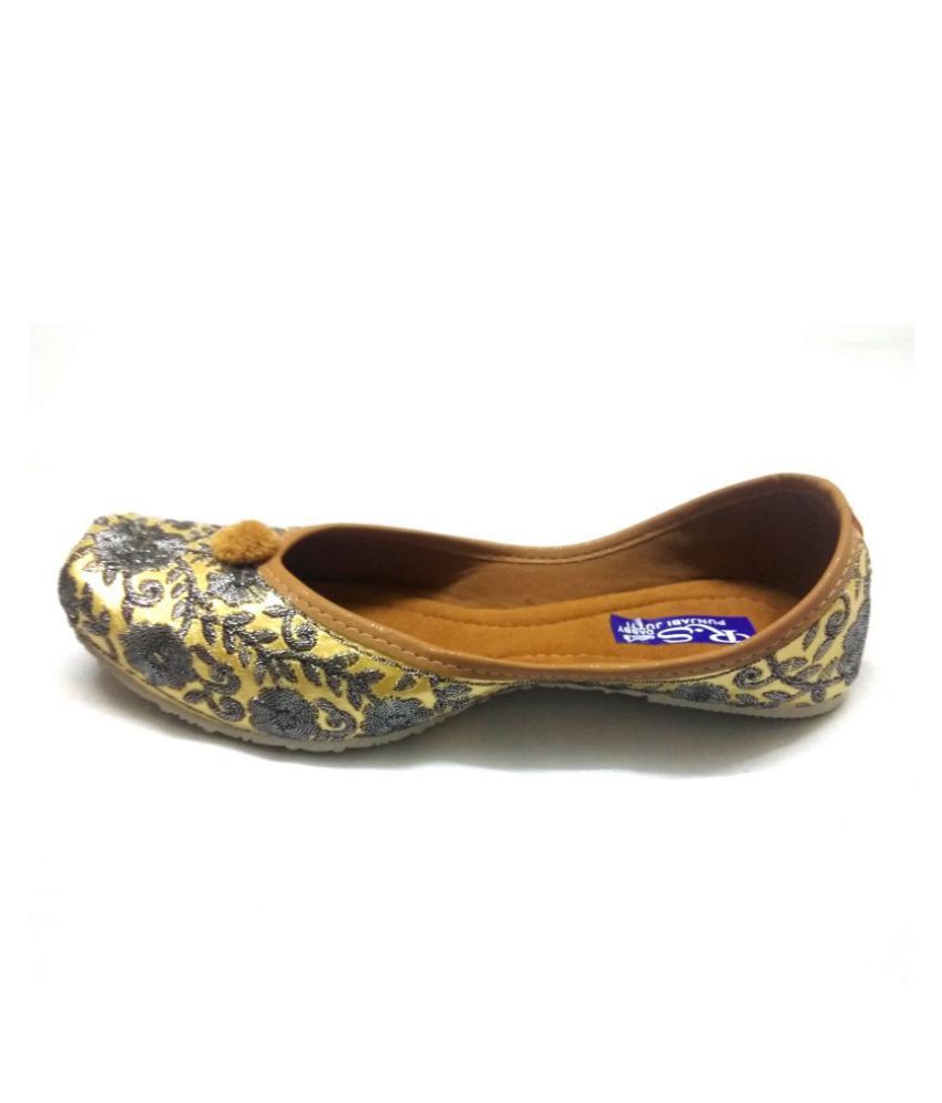 ethnic footwear for women's