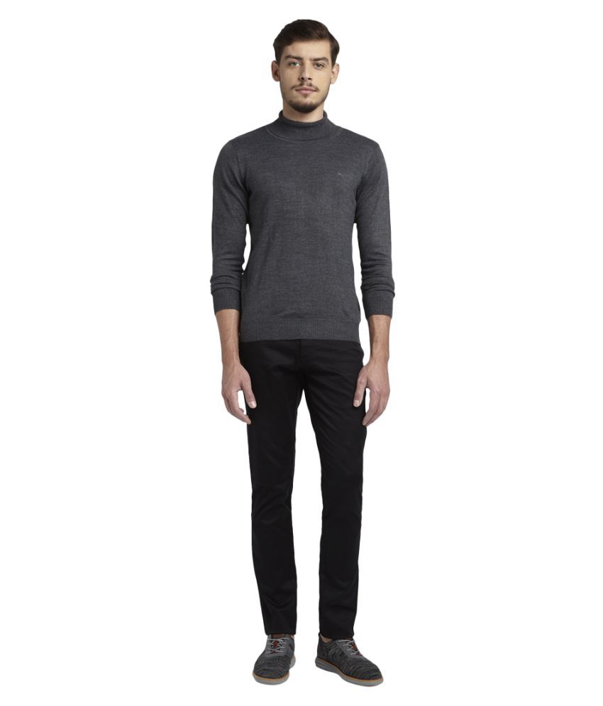black tapered pants