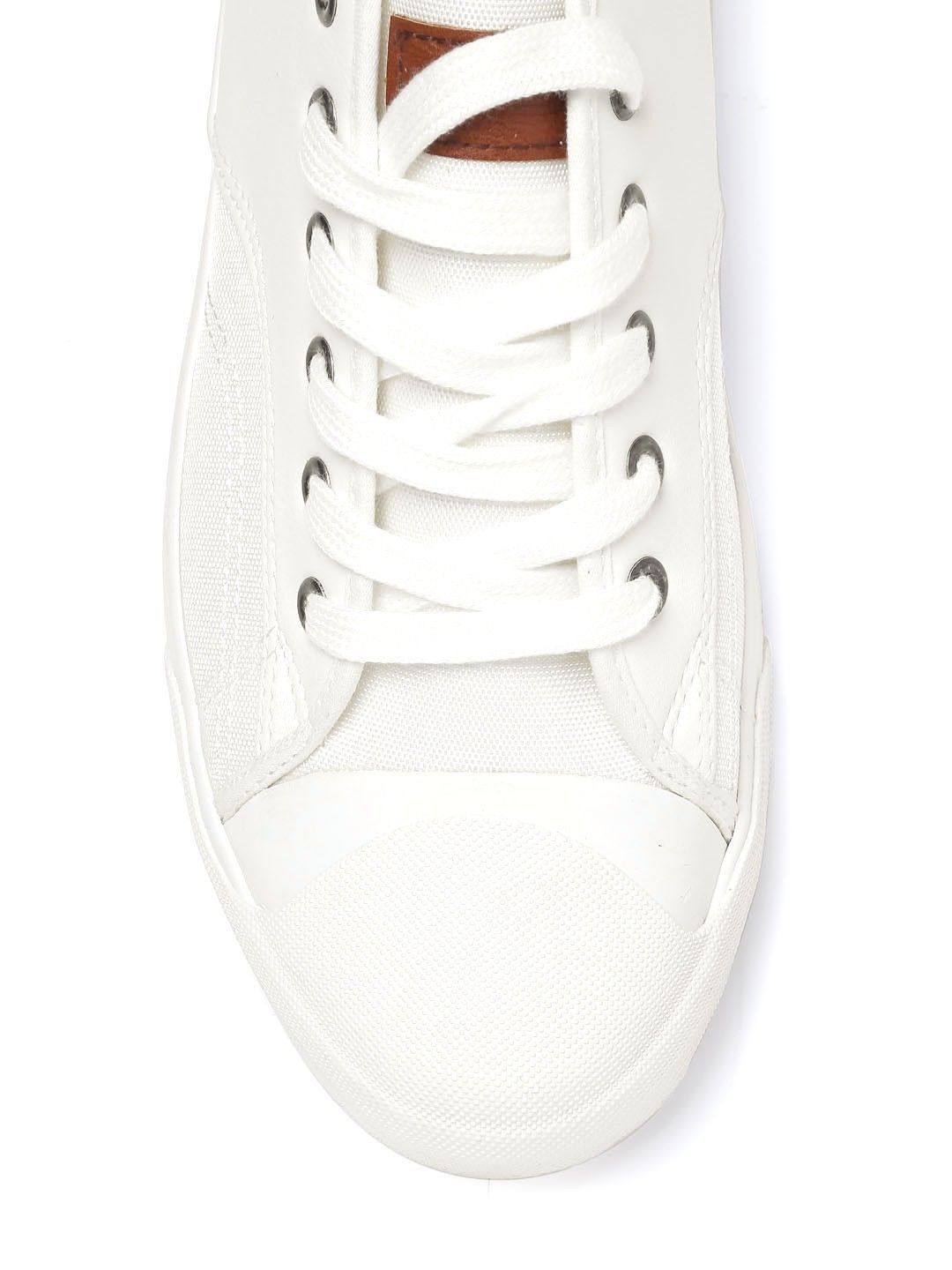 roadster men white solid sneakers